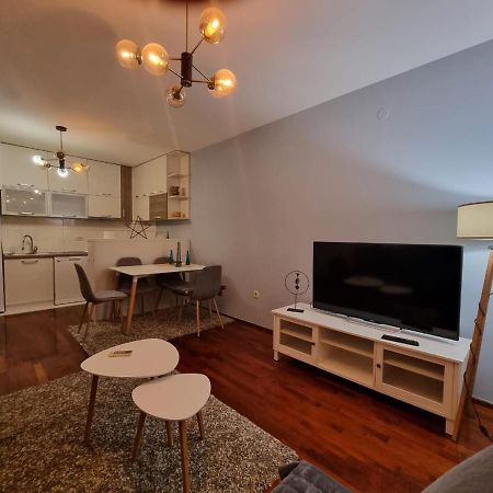 5 Star Apartment ポドゴリツァ エクステリア 写真