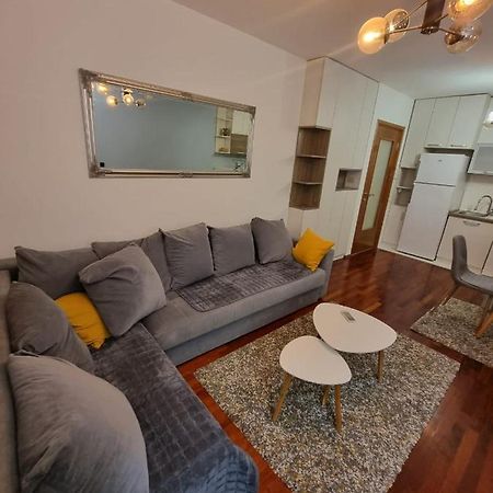 5 Star Apartment ポドゴリツァ エクステリア 写真