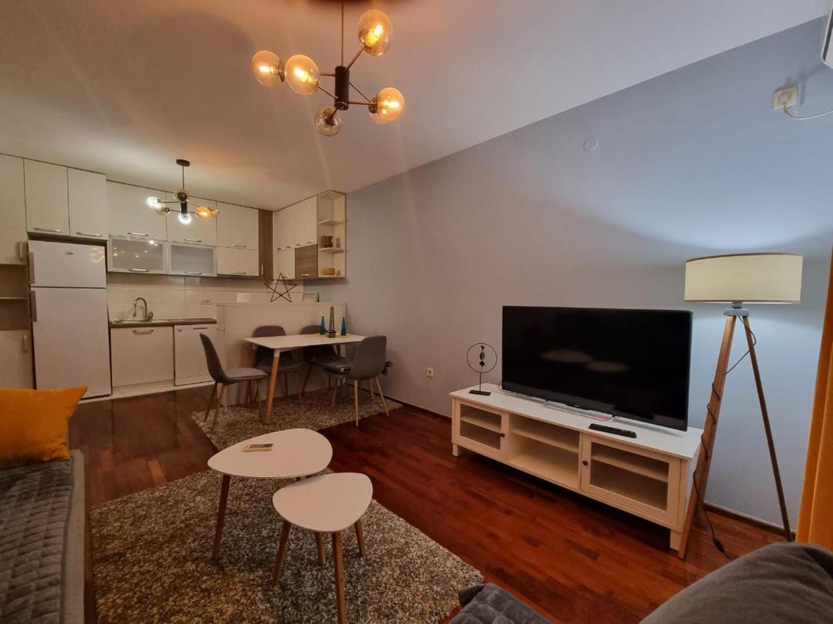 5 Star Apartment ポドゴリツァ エクステリア 写真