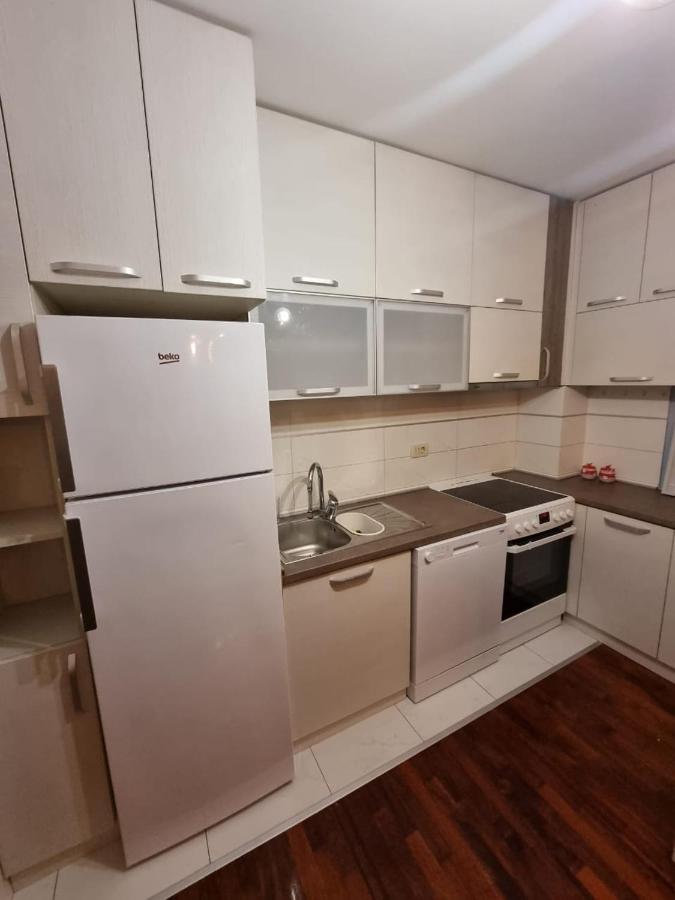 5 Star Apartment ポドゴリツァ エクステリア 写真