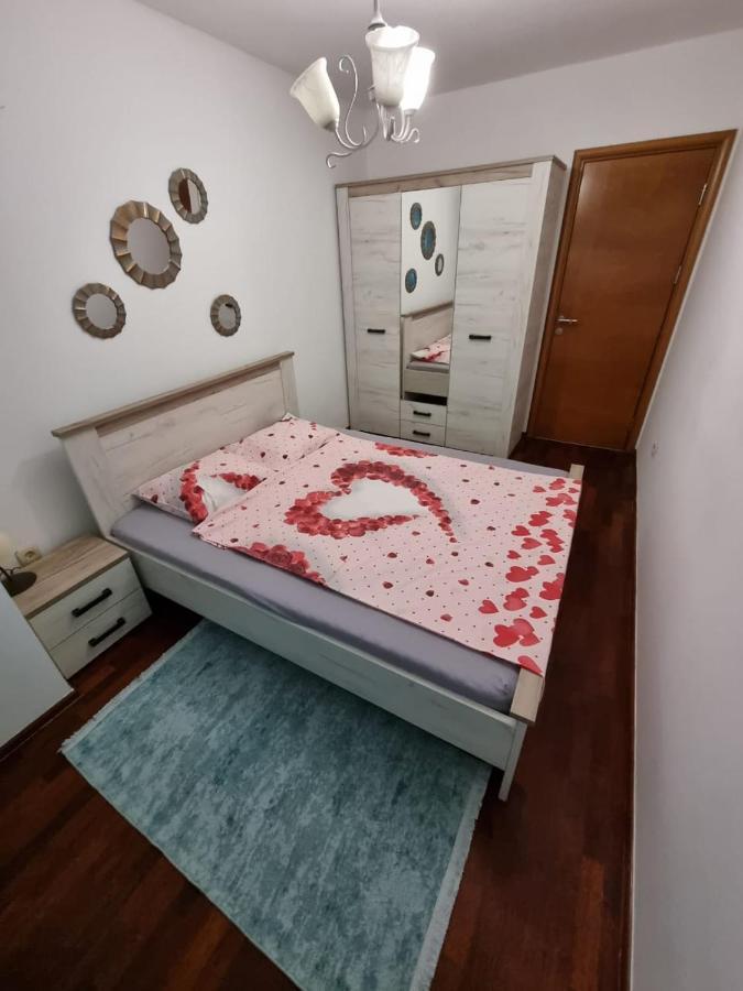 5 Star Apartment ポドゴリツァ エクステリア 写真